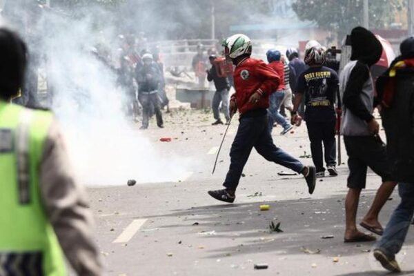 Bentrokan di Ambon, 2 Korban Luka Bacok dan Panah